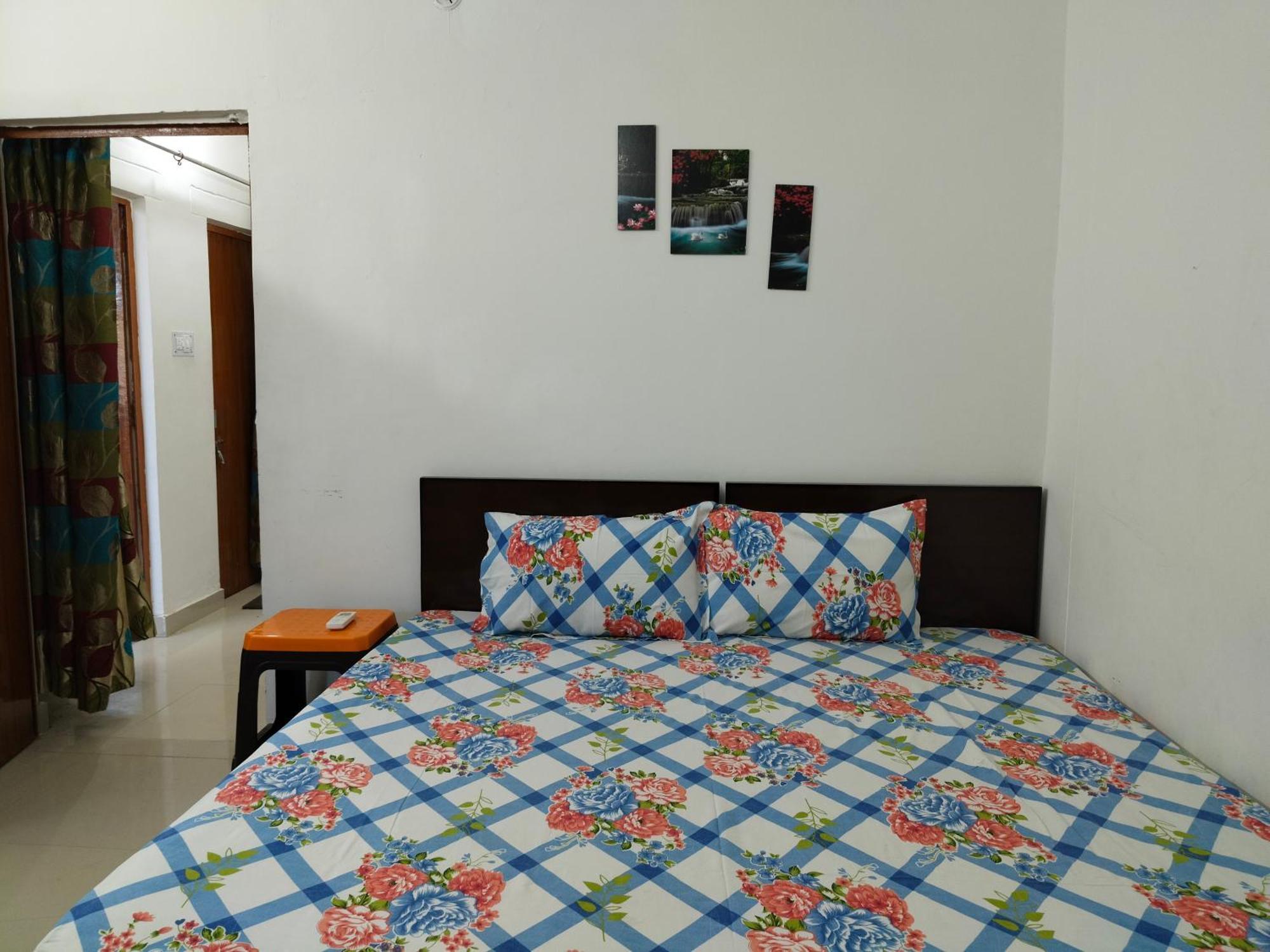 Sharda Homestay Ayodhya ภายนอก รูปภาพ
